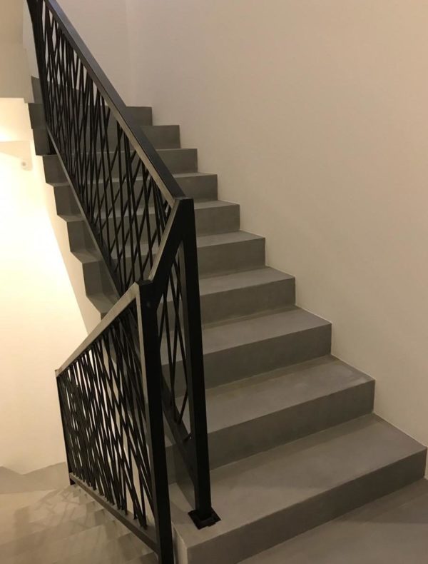 Микроцемент на лестнице