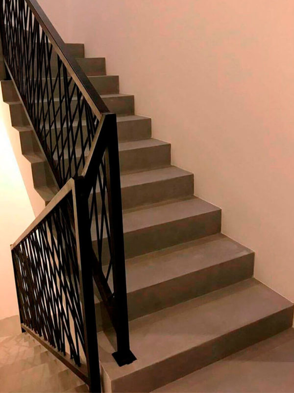 Арт Бетон (микроцемент) ITALICA SuperCemento лестница