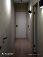 Коридор квартиры Italica Intonaco Travertino КМ0 + лак Protectiva 7