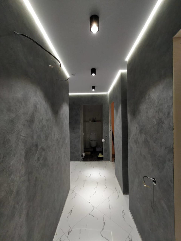 Черный Italica Gradiente в прихожей. Замшевый эффект