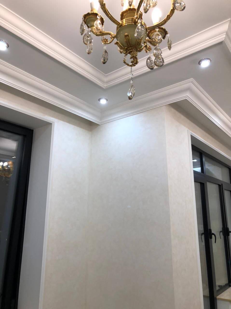 dekorativnaya-shtukaturka-mokryy-shelk-italica-luce-vyuzhka-v-bazovom-cvete-3 Штукатурка мокрый шелк Italica Luce вьюжка в базовом цвете