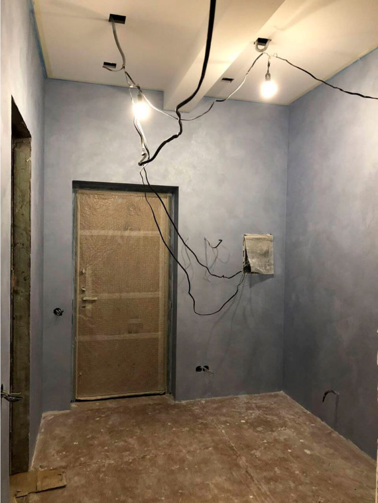 Штукатурка мокрый шелк Квартира в Italica Luce в темном цвете