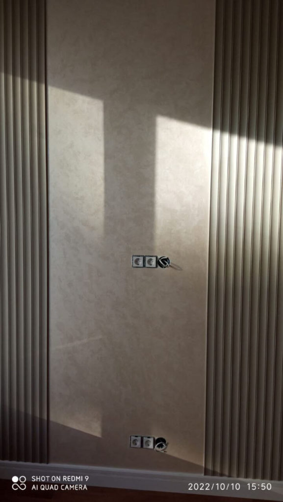 Декоративная штукатурка шелк в интерьере квартиры Italica Seta Damasko