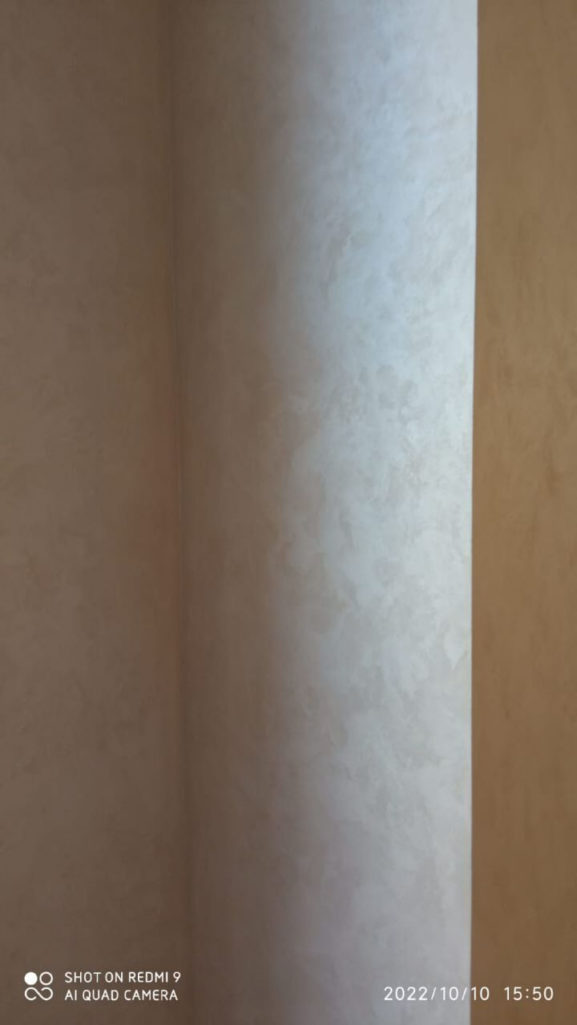 Декоративная штукатурка шелк в интерьере квартиры Italica Seta Damasko