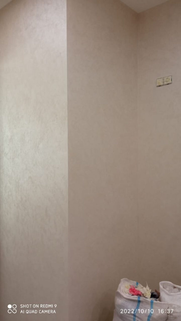 Декоративная штукатурка шелк в интерьере квартиры Italica Seta Damasko