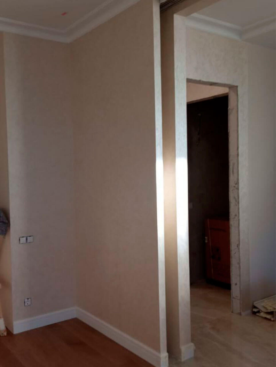 dekorativnaya-shtukaturka-mokryy-shelk-v-interere-italica-luce-velour-3 Штукатурка мокрый шелк Italica Velour