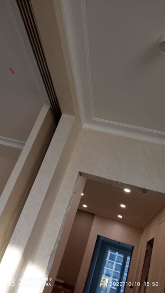 Декоративная штукатурка шелк в интерьере квартиры Italica Seta Damasko