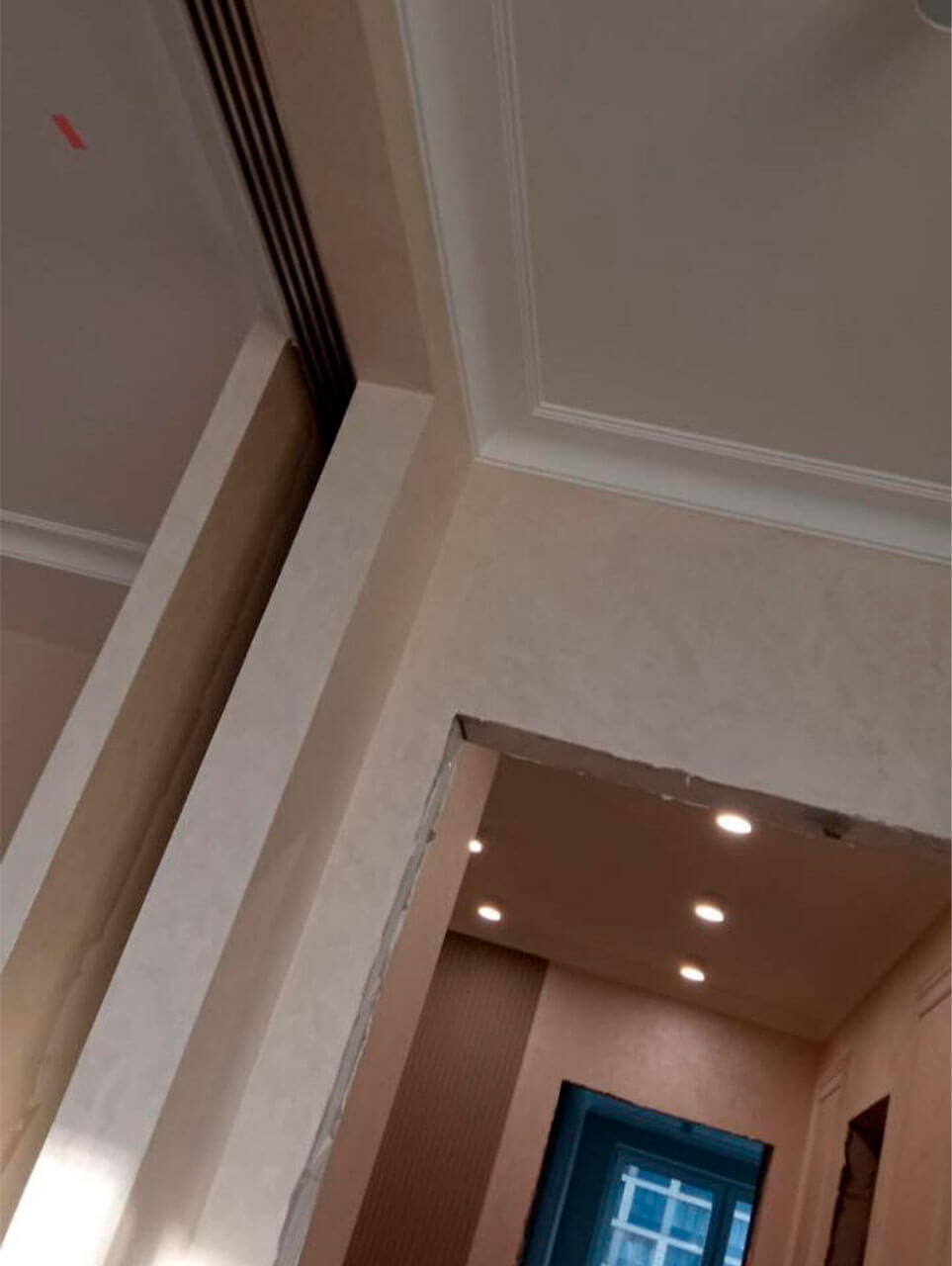 dekorativnaya-shtukaturka-mokryy-shelk-v-interere-italica-luce-velour-5 Штукатурка мокрый шелк Italica Velour