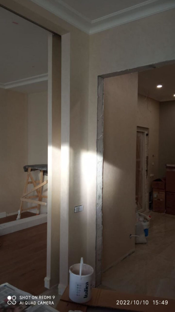 Декоративная штукатурка шелк в интерьере квартиры Italica Seta Damasko