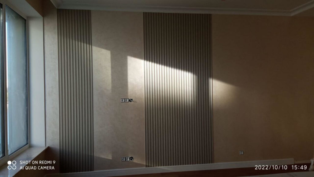 Декоративная штукатурка шелк в интерьере квартиры Italica Seta Damasko