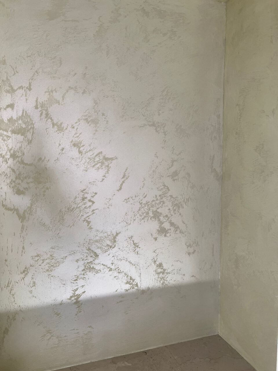 perlamutrovyy-pesok-rifflet-sniny-400-4 перламутровый песок Rifflet Sniny 400 в интерьере загородного дома