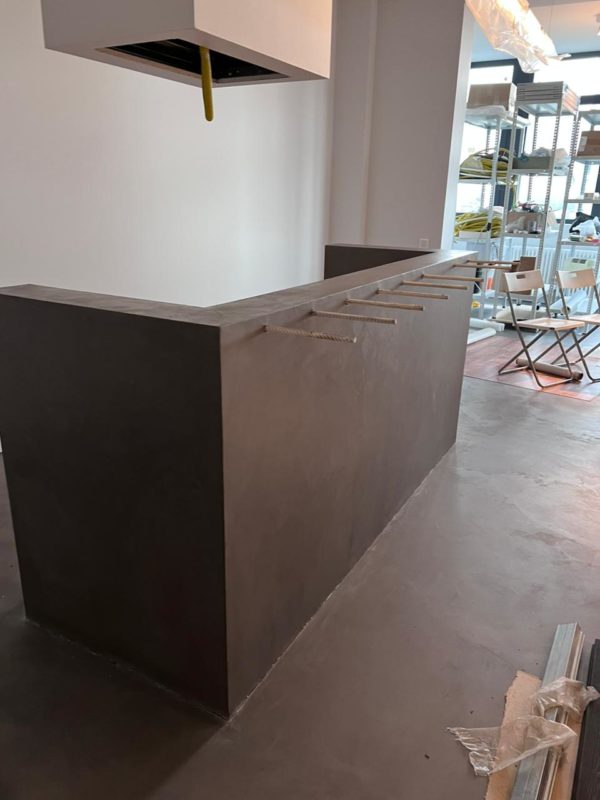 Микроцемент SuperCemento для стойки и пола