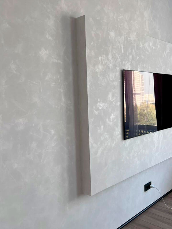 matovaya-shtukaturka-italica-gradiente-zamsha-nanesenie-kelmoy-1 Интерьер квартиры комбинация матового и рельефного эффектов Italica Gradiente + Italica Villaggio