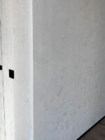 Интерьер квартиры комбинация матового и рельефного эффектов Italica Gradiente + Italica Villaggio