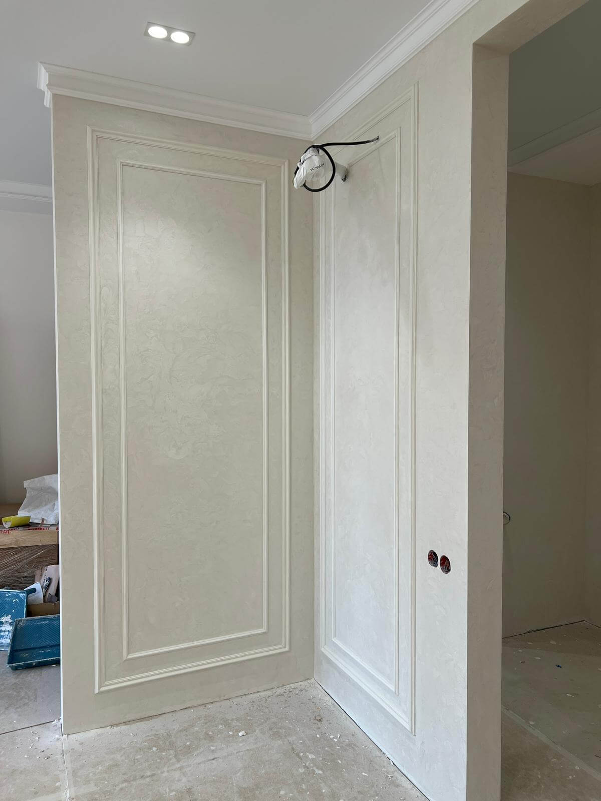 fakturnaya-shtukaturka-italica-marmo-travertino-fine-lak-cristallo-argento-1 Фактурная штукатурка Italica Marmo Travertino Fine + лак Cristallo Argento