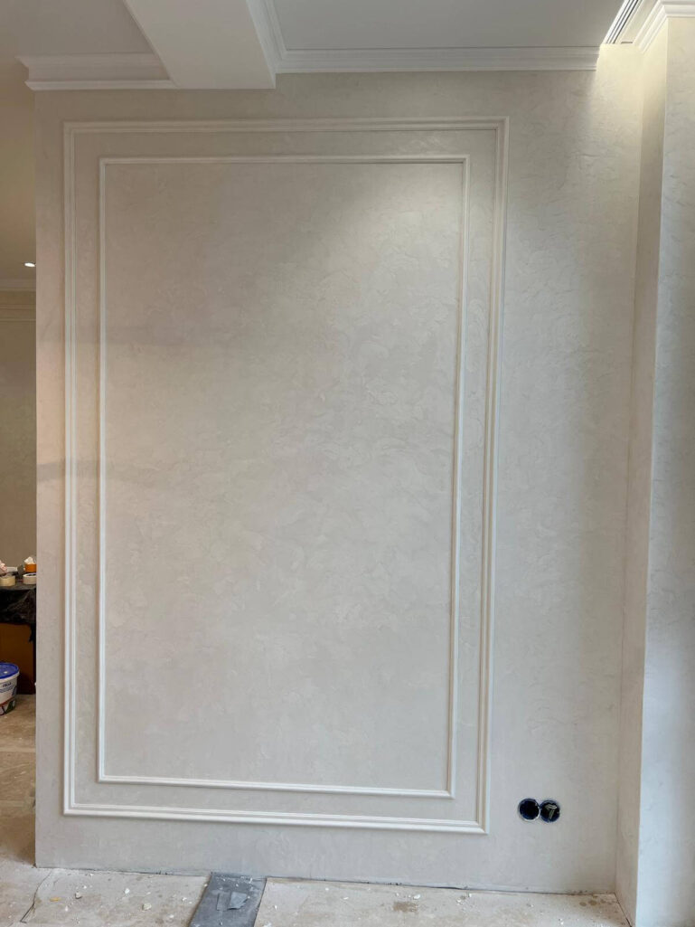 Фактурная штукатурка Italica Marmo Travertino Fine + лак Cristallo Argento