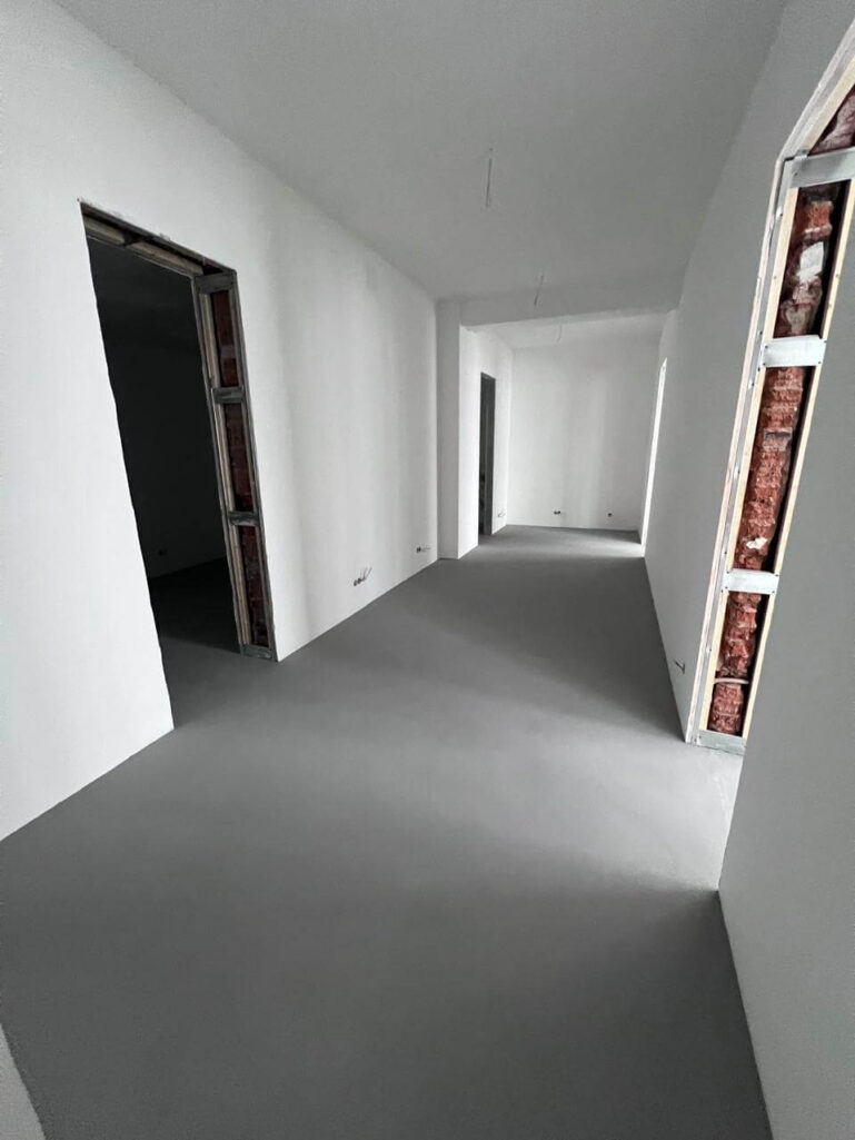 Напольное покрытие микроцемент Italica Policement 600 + 300 + лак PROTECTOR + лак LACCA ESTREMO PU2