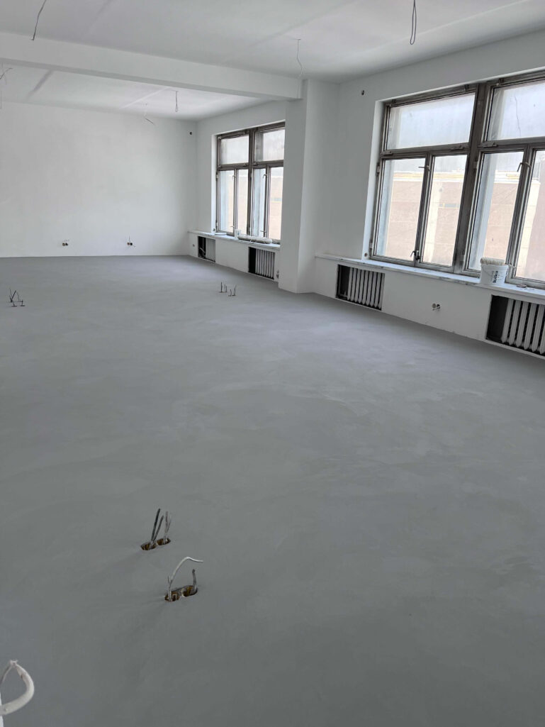 Напольное покрытие микроцемент Italica Policement 600 + 300 + лак PROTECTOR + лак LACCA ESTREMO PU2