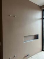 Декоративная штукатурка микроцемент на стенах и дверях Polycement 600+300 + Protector + Pu2