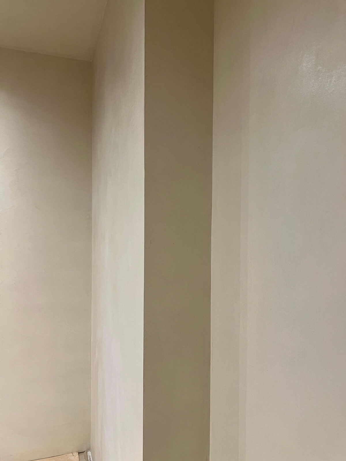 Микроцемент во всех помещениях Polycement 300 + Protector + воск Cera Perla argento