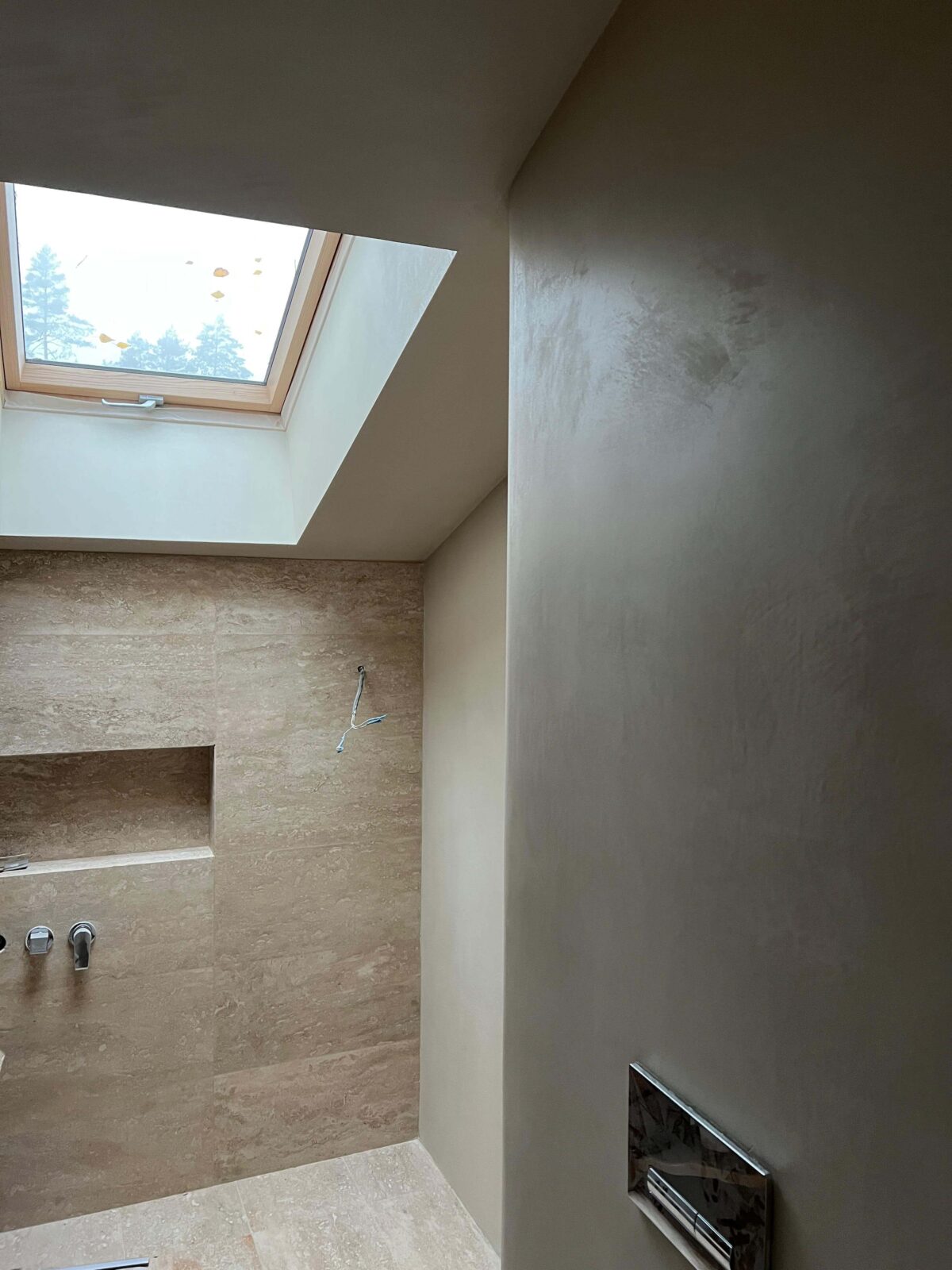 Микроцемент во всех помещениях Polycement 300 + Protector + воск Cera Perla argento