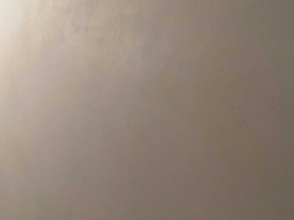 Фактурная штукатурка в интерьере в квартире в Москве