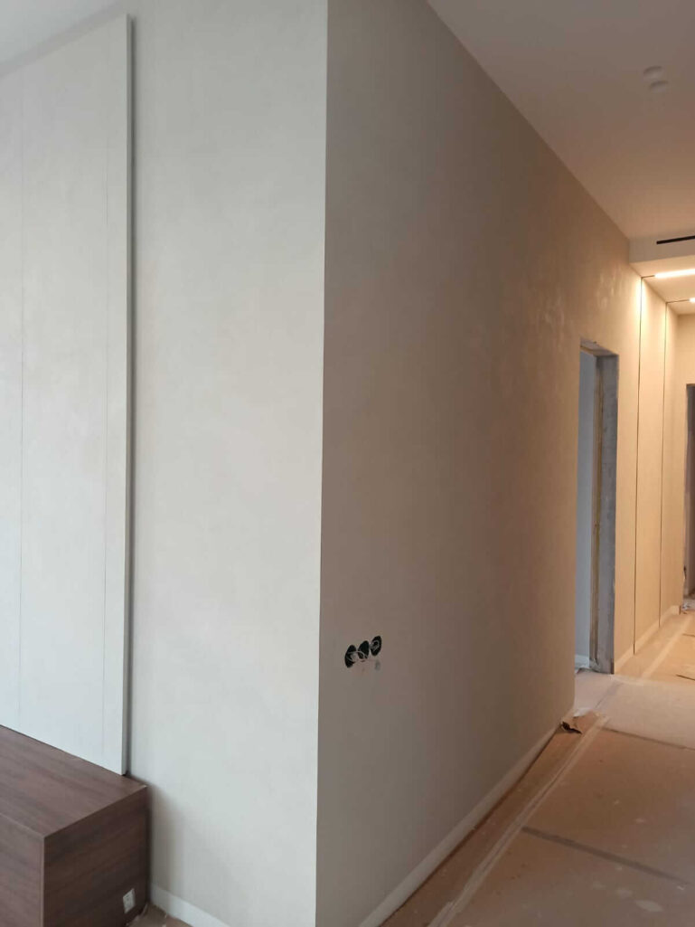 Декоративная штукатурка микроцемент Polycement + Finishmatt в пастельном оттенке