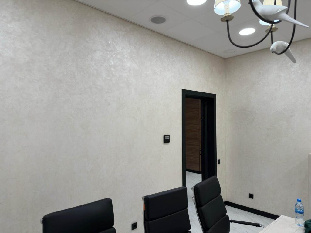 Декоративная штукатурка мокрый шелк Italica Luce вьюжка