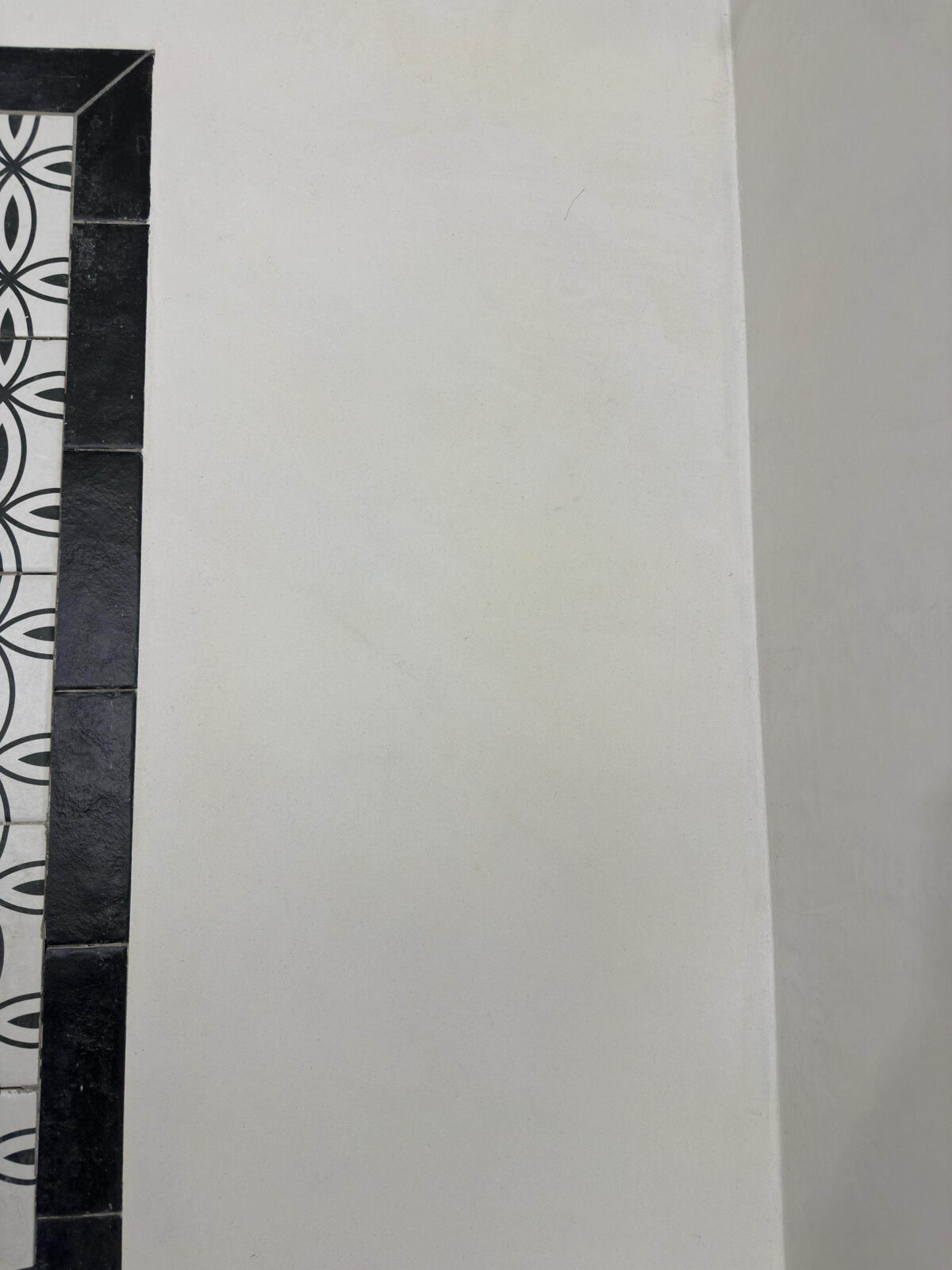 Декоративная штукатурка для санузлов Polycenement 600+300с защитным лаком PROTECTOR + LACCA ESTREMO PU2