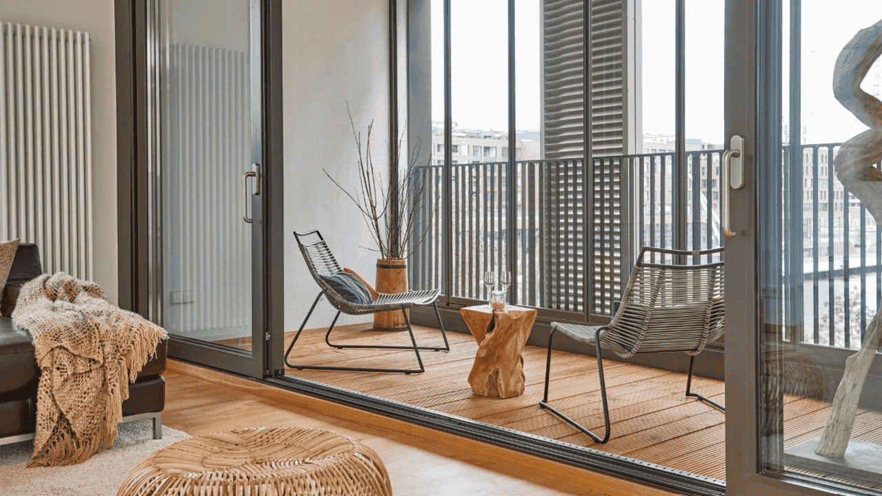 Отделка лоджии декоративной штукатуркой