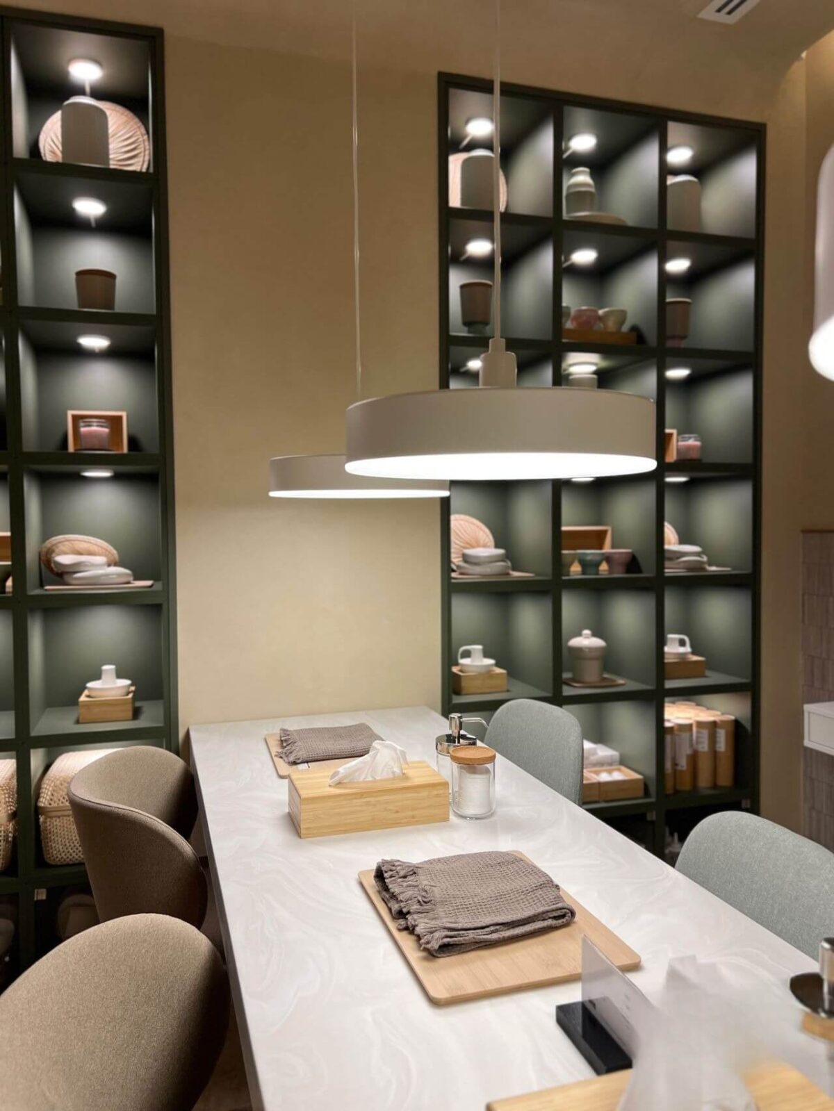 Декоративная штукатурка SAN MARCO Marmorino Classico на стенах и потолке