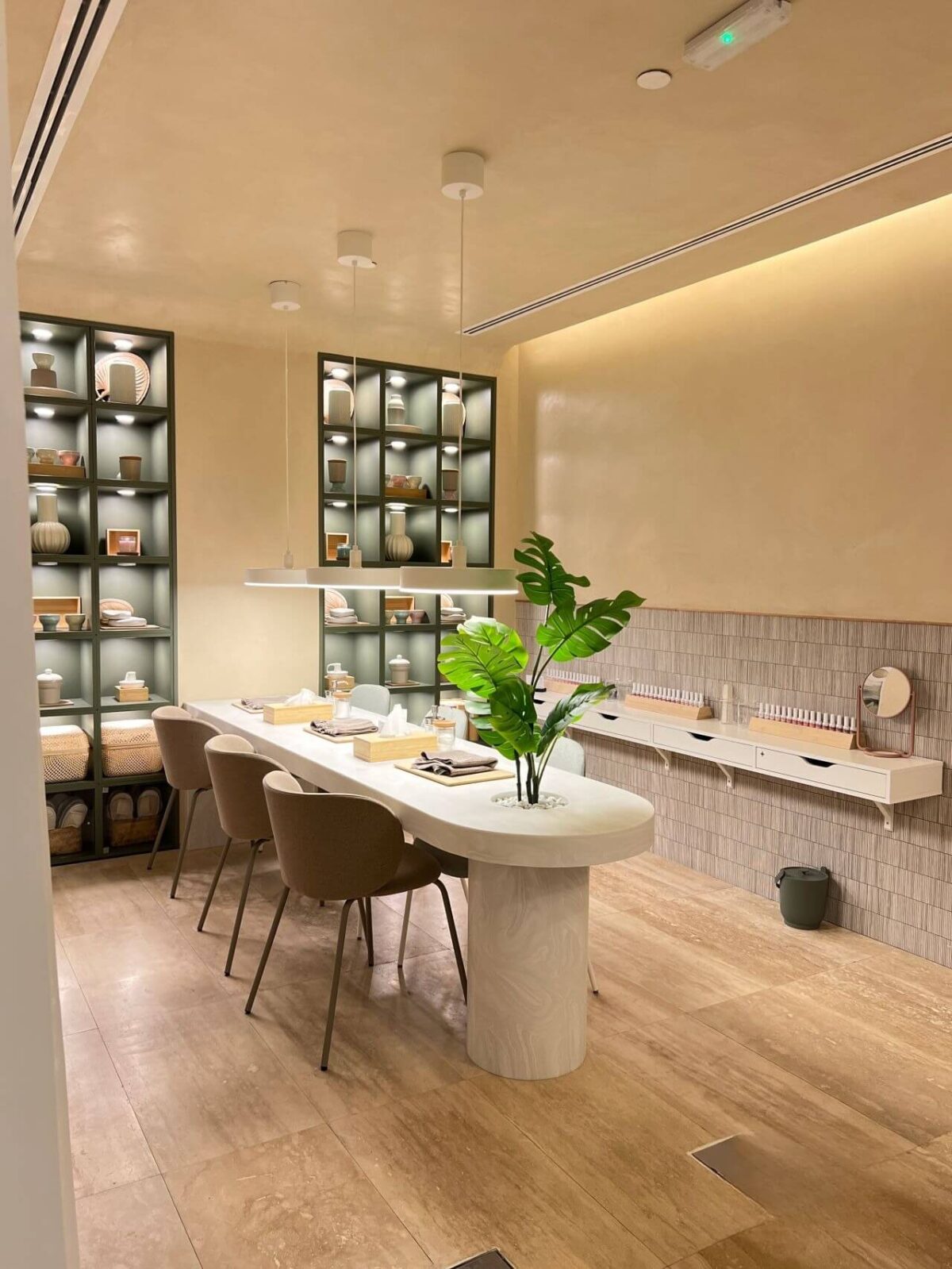 Декоративная штукатурка SAN MARCO Marmorino Classico на стенах и потолке