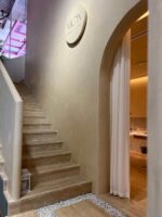 Декоративная штукатурка SAN MARCO Marmorino Classico на стенах и потолке