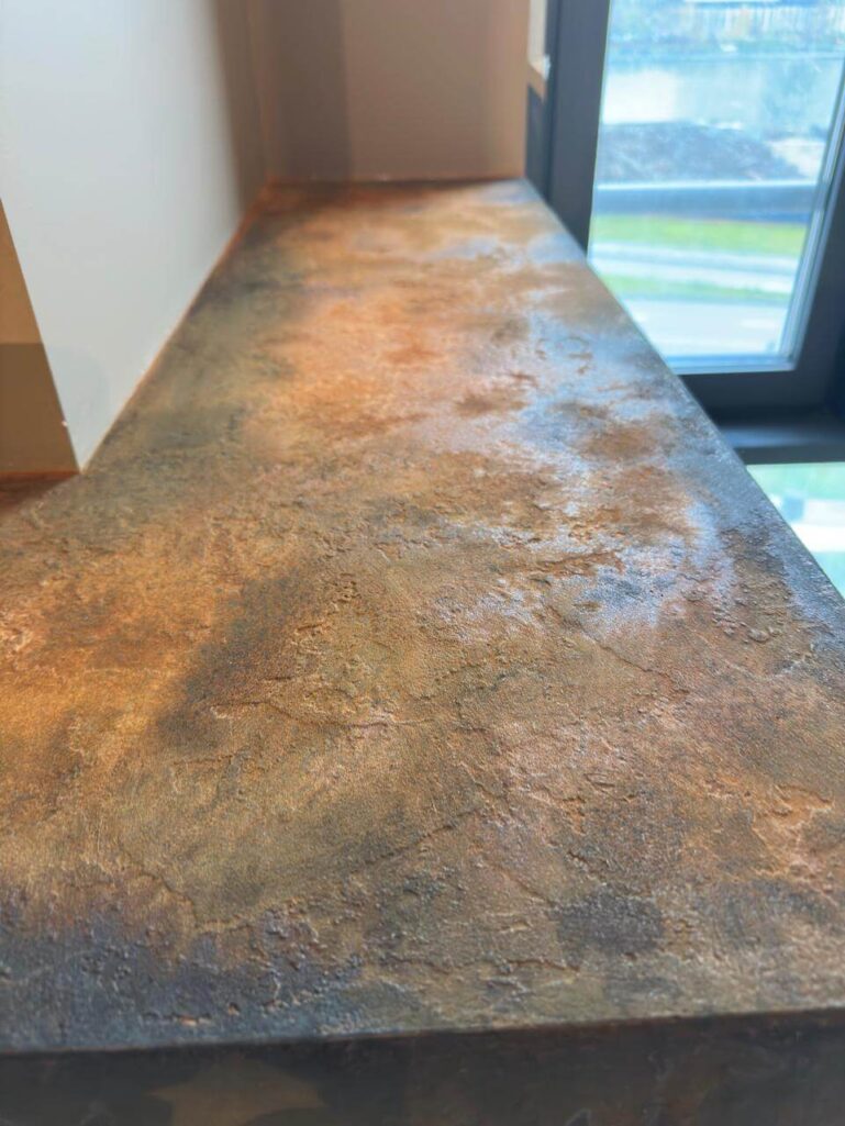 Фальшкамин Marmo Travertino 500 + ржавчина Ferro и активатор коррозии Ironic