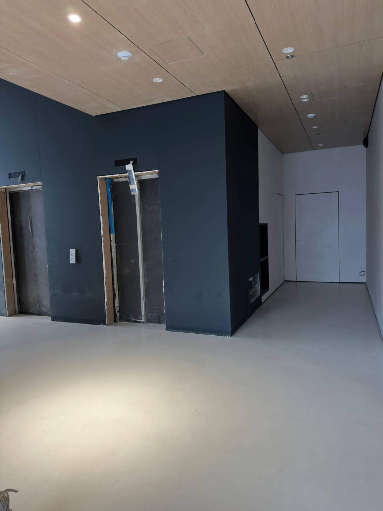 Полы Polycement и стены Intonaco QW500 — цельная отделка интерьера