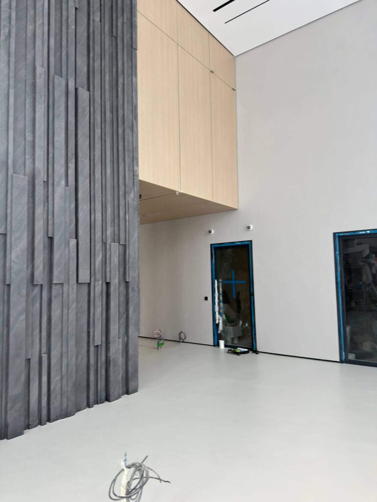 Полы Polycement и стены Intonaco QW500 — цельная отделка интерьера